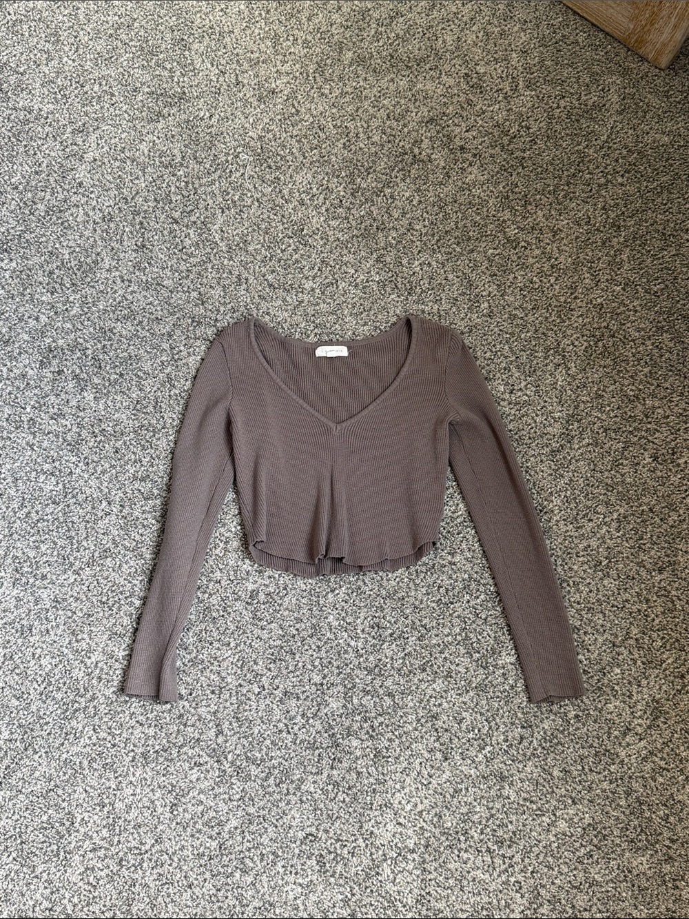PacSun Taupe Ribbed V-Neck Long Sleeve Crop Top